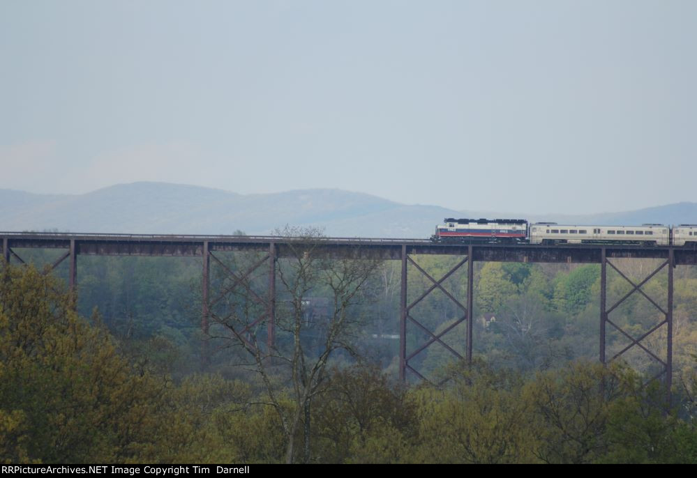 MNCW 4902 on Moodna viaduct